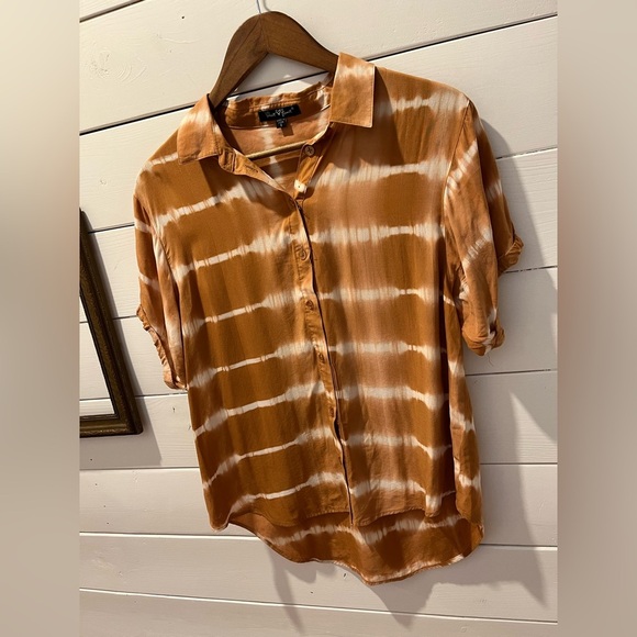 Tie-Dye Button-Up Shirt – Velvet Heart size S - Picture 5 of 7